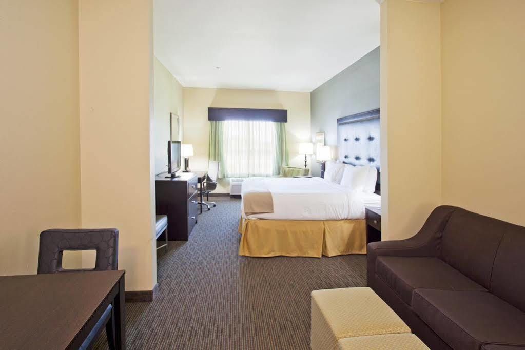 Holiday Inn Express Waycross Exterior foto